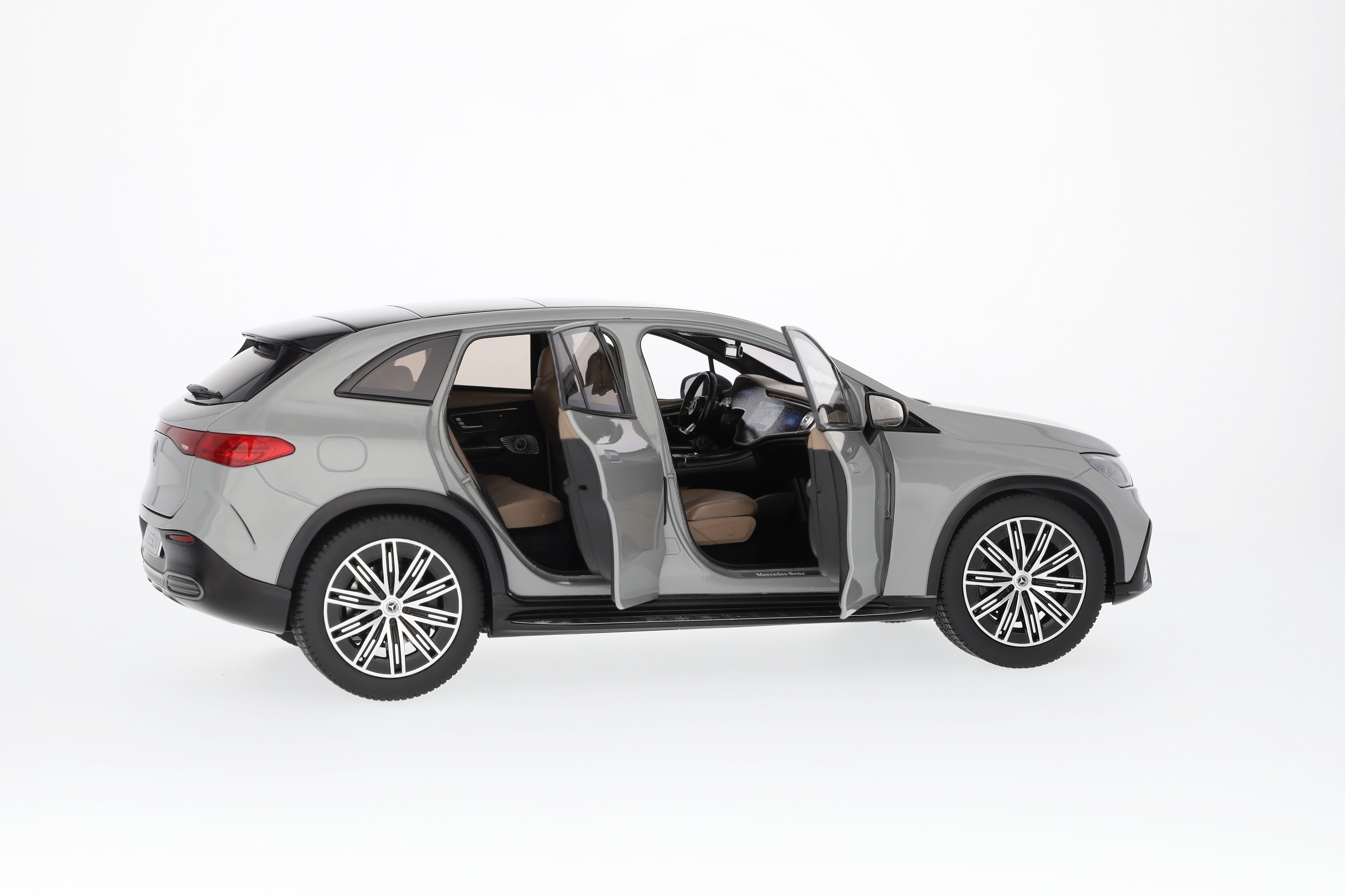EQE SUV, AMG Line, X294 - Grigio Alpi standard MANUFAKTUR, NZG, 1:18