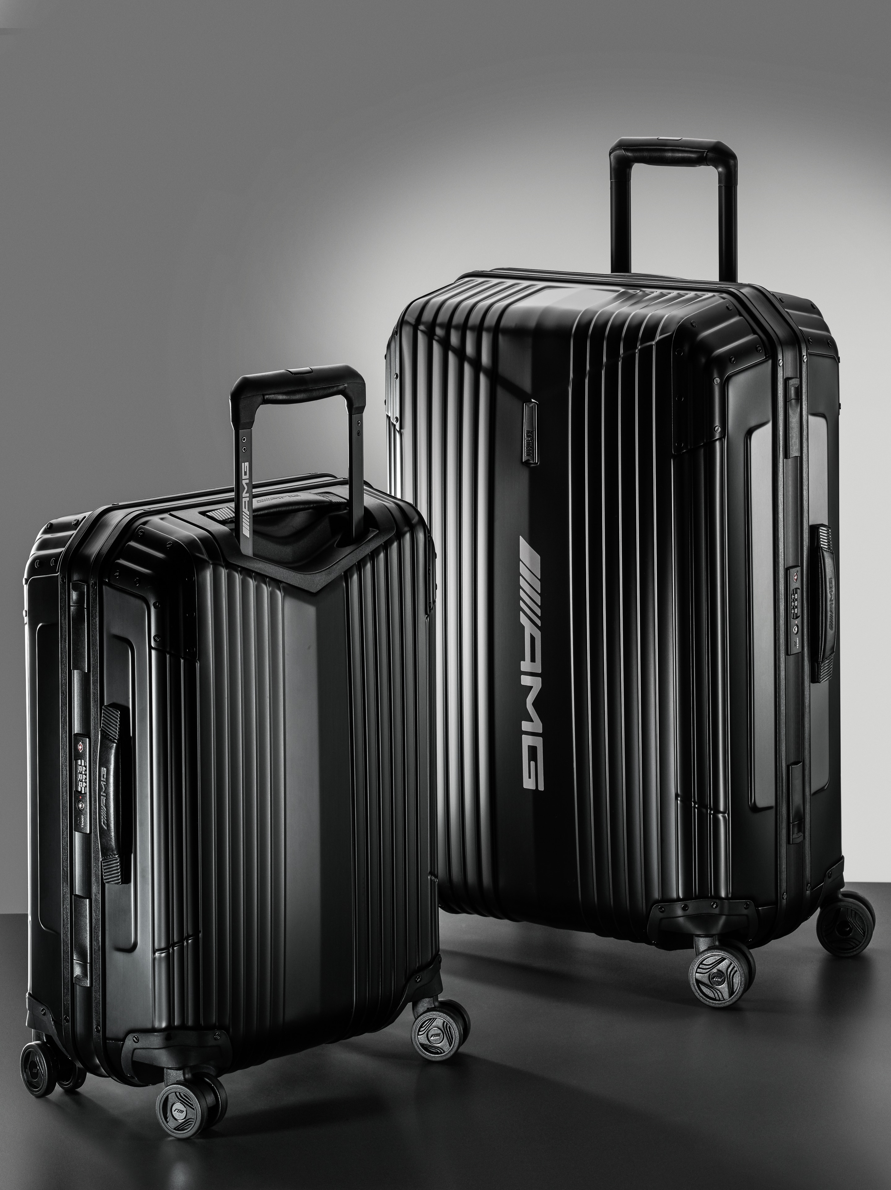 Valigia AMG, 7R Master, 70 cm - colore nero, Alluminio, Hartmann, 73 l