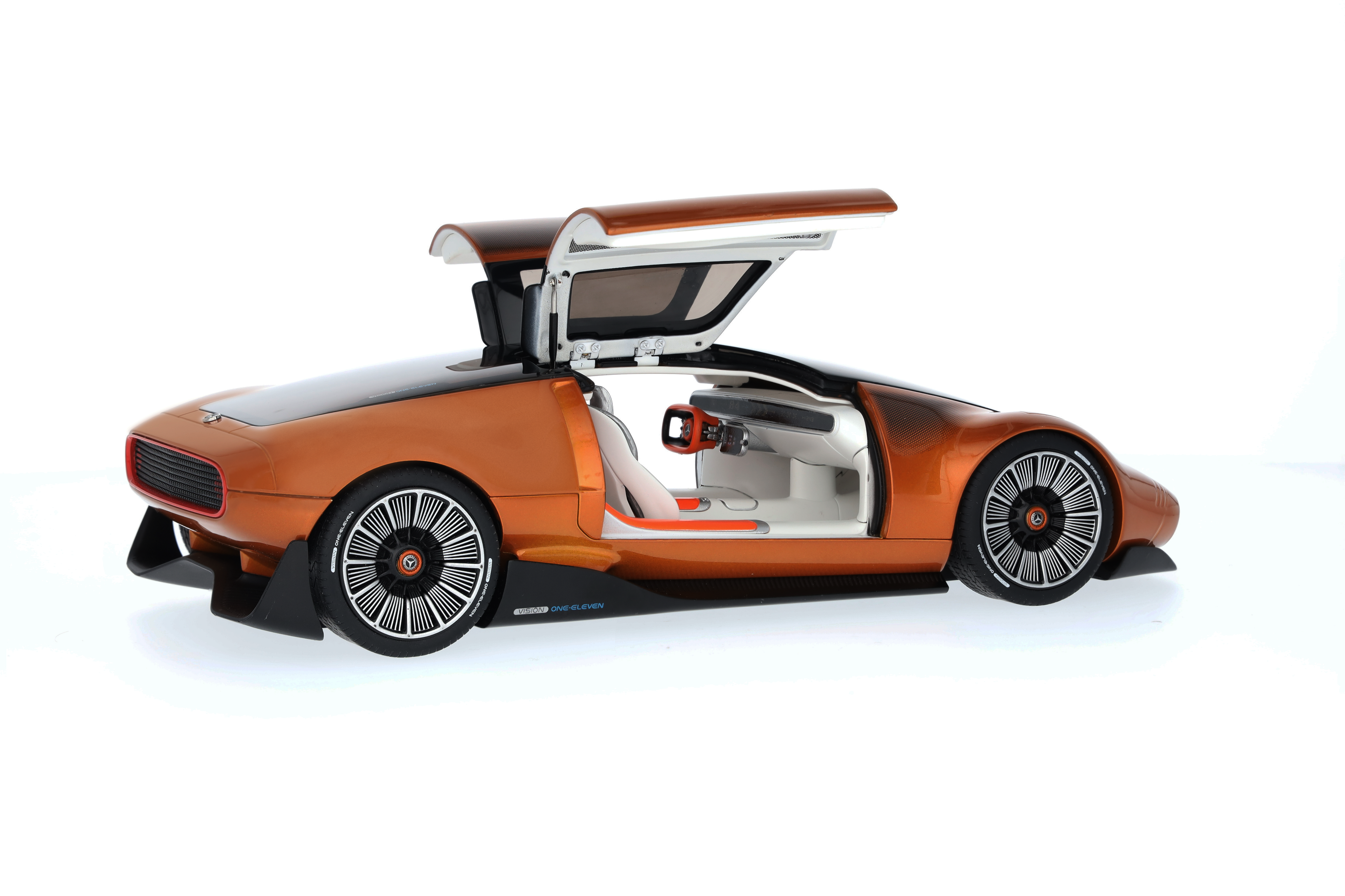 Vision One-Eleven, Showcar - arancione, NZG, 1:18