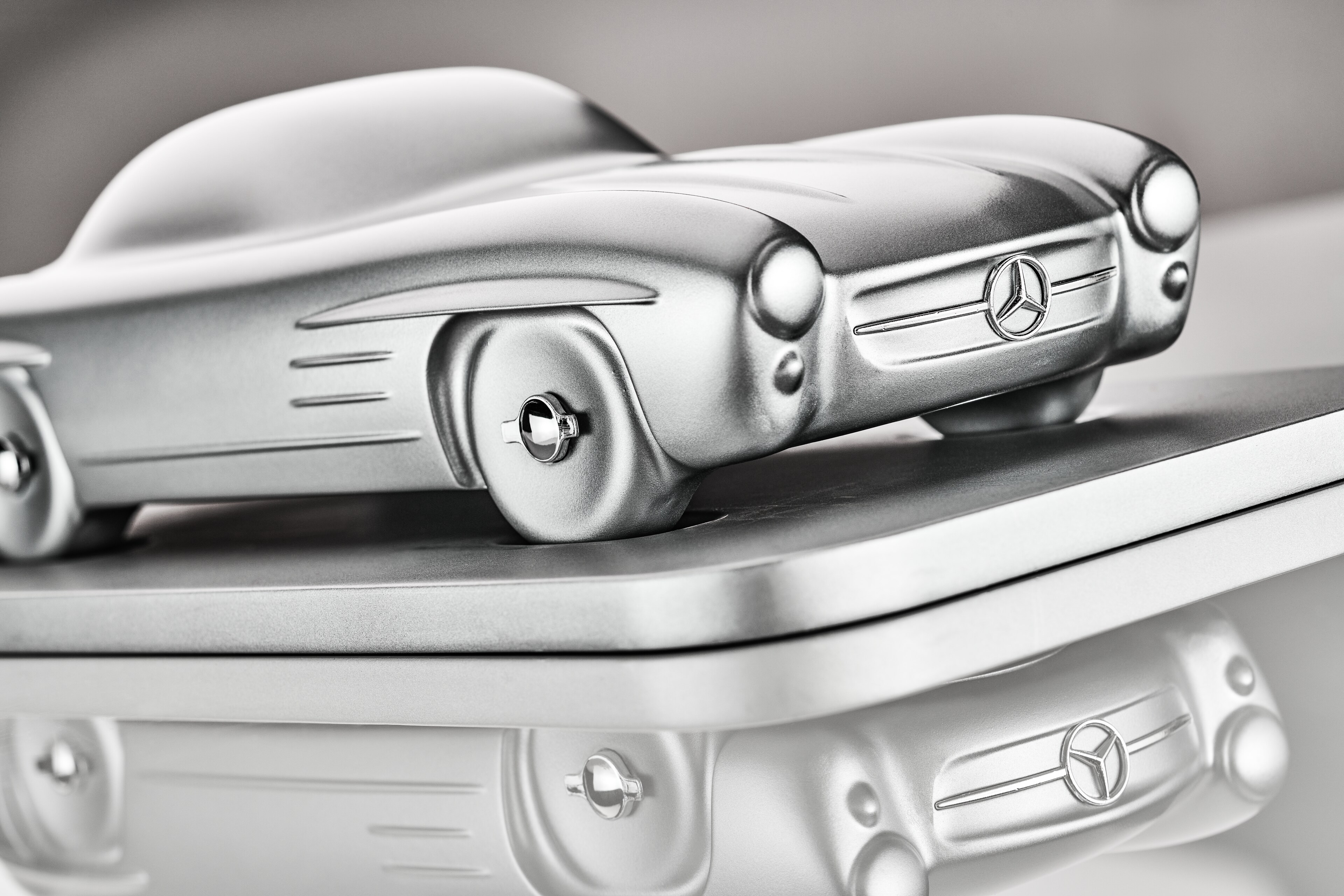Scultura 300 SL Coupé W 198 II (1957-1963) - argento, Minichamps, 1:18