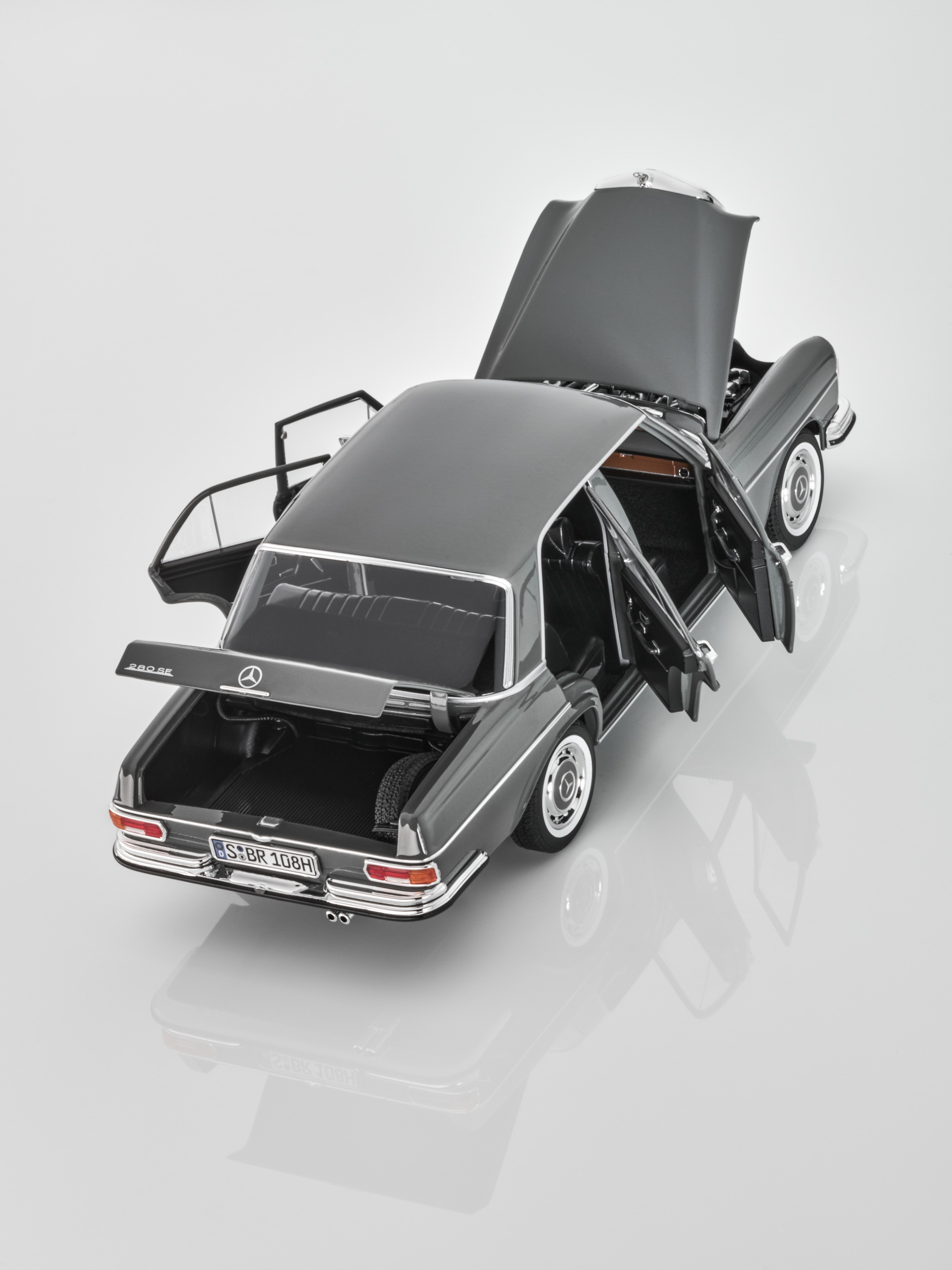 280 SE W 108 (1968-1972) - Norev, 1:18