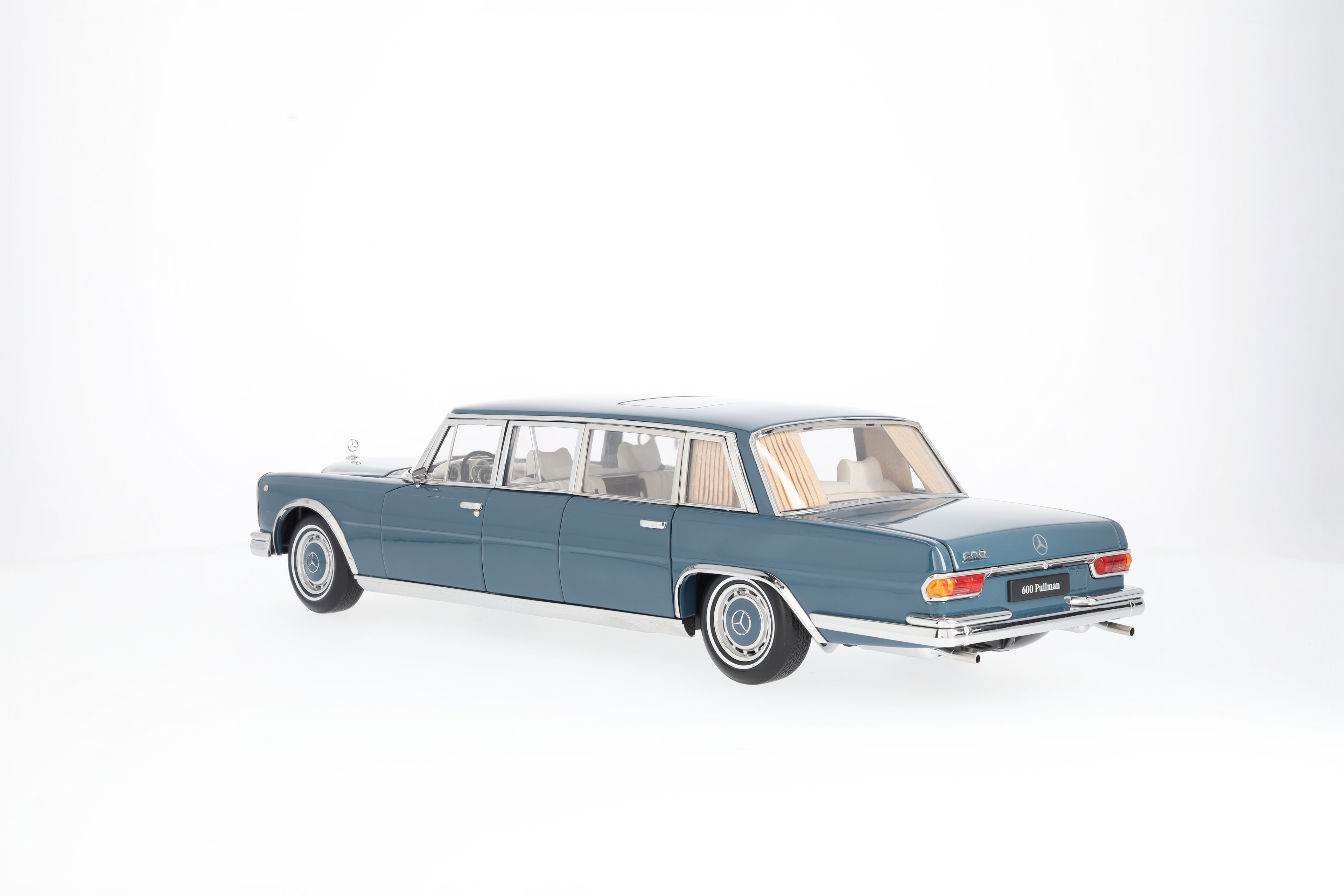 W100 Pullman 600 (1963-1981) - blu, NZG, 1:18