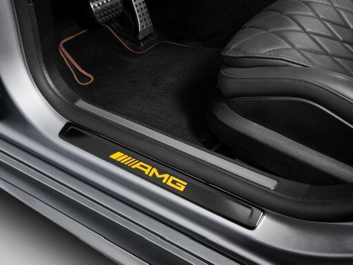 Copertura sostituibile per modanatura di accesso illuminata, AMG, lato anteriore, 2x - acciaio inox, colore nero / giallo
